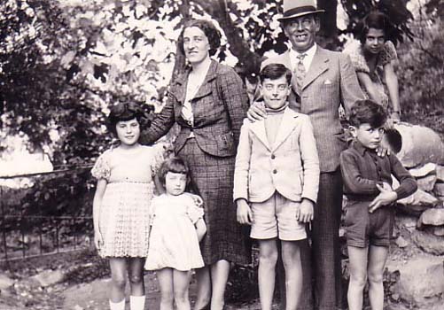 1939 : Fernand, Cécile Paulo, Lucette, et 3 enfants CORTES : Sylvie, Jeanine et Fernand
