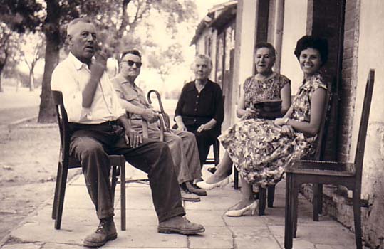 1958 : Fernand F.P. MICO, J. CORTES, Marie MICO née MORALES, Josephine CORTES née MICO, Sylvie FERRER née CORTES