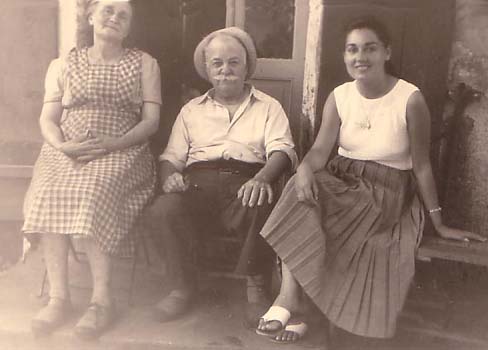 1959 : Louis BRIESACH sa femme à gauche et à droite Marcelle SARRE née BRIESACH